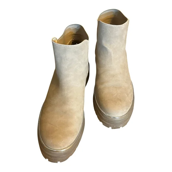 Women's Call It Spring MAXXYNE Beige Silver Platform Chelsea Boots US 9 - Picture 4 of 11